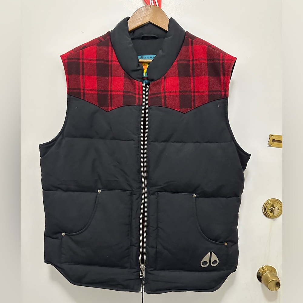 Moose Knuckes Black/ Buffalo Plaid Down Vest red/ black size XL